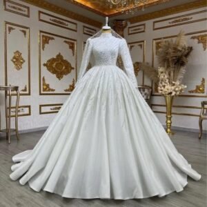 bride-owner-wedding-dress-trailing-pettiskirt